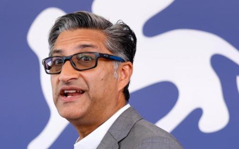 Asif Kapadia呼吁成年人承担拯救地球的责任，而非将其交给Z世代